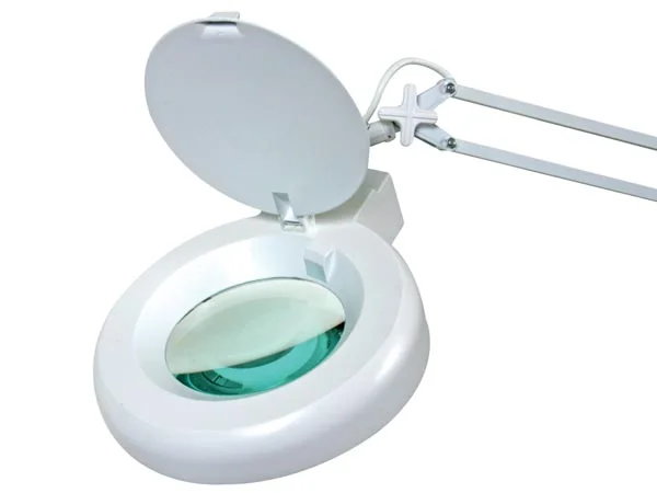 Candeeiro com Lupa 5 Dioptr&iacute;as- 22w - Cor Branca