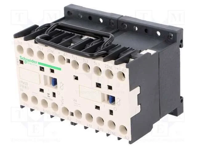 Contactor: 3-pole Reversing No X3 Auxiliary Contac