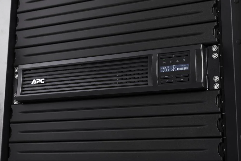 Ups Apc Smart-Ups 2200va Lcd Rm 2u With Smartconn.