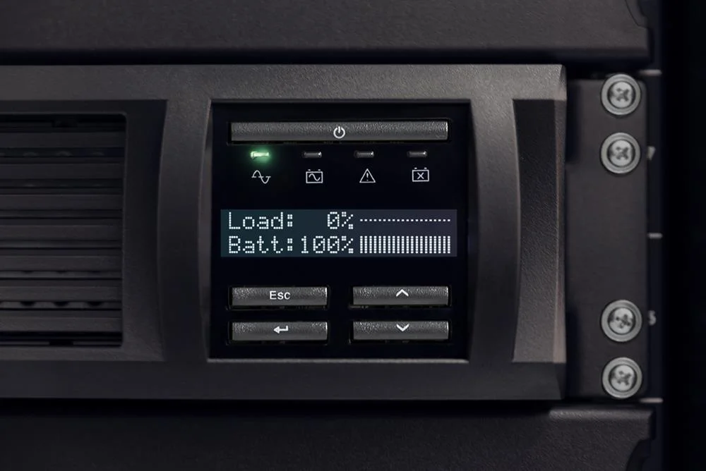 Ups Apc Smart-Ups 2200va Lcd Rm 2u With Smartconn.