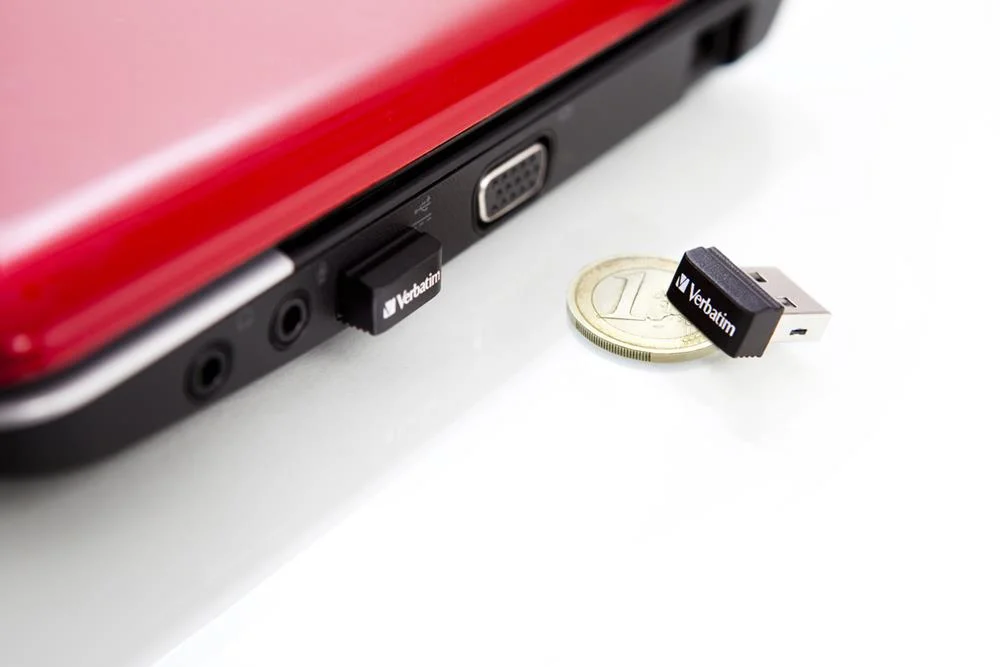 Verbatim Usb-Stick Store 'n' Stay Nano - Usb 2.0 - 32 Gb - Black