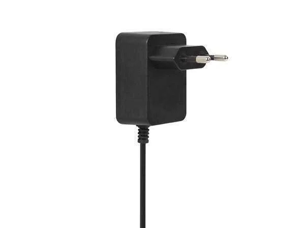 Fonte de Alimenta&ccedil;&atilde;o Universal - 9&nbsp;vdc - 1&nbsp;a - 9&nbsp;w - Conector 2.1 X 5.5 Mm