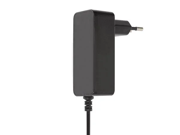 Fuente de Energ&iacute;a Universal - 15 Vdc - 2 a - 3.
