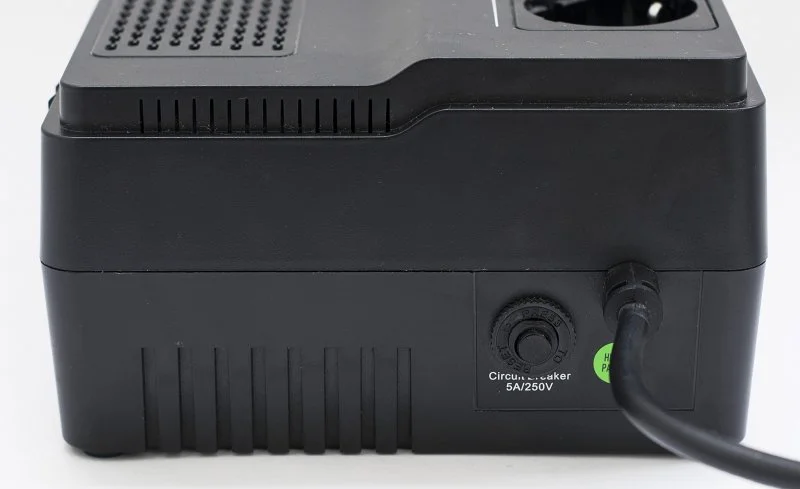 Apc Back-Ups Bv 650va Avr      Accs
