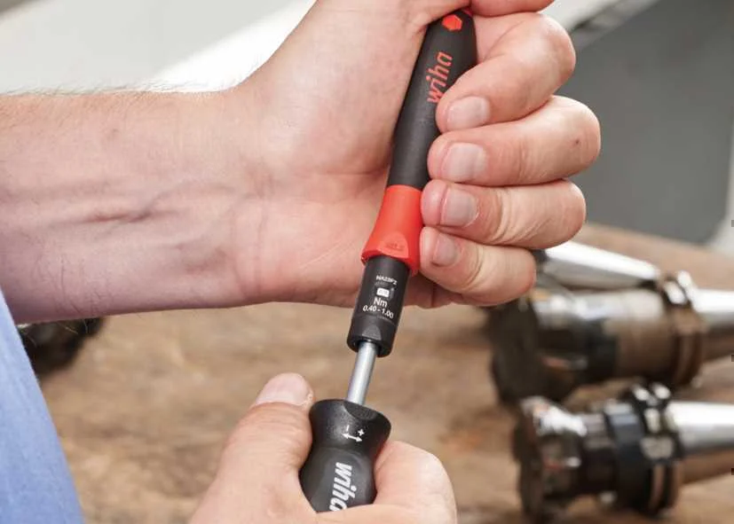 Wiha Torque Screwdriver Set Torquevario&reg;-S Electric Assorted, Variably Adjustable Torque Limit, 18-P