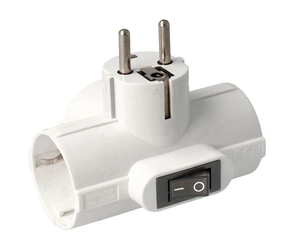 Adaptador Tomada C/ Interruptor e 3 Sa&iacute;das Schuko