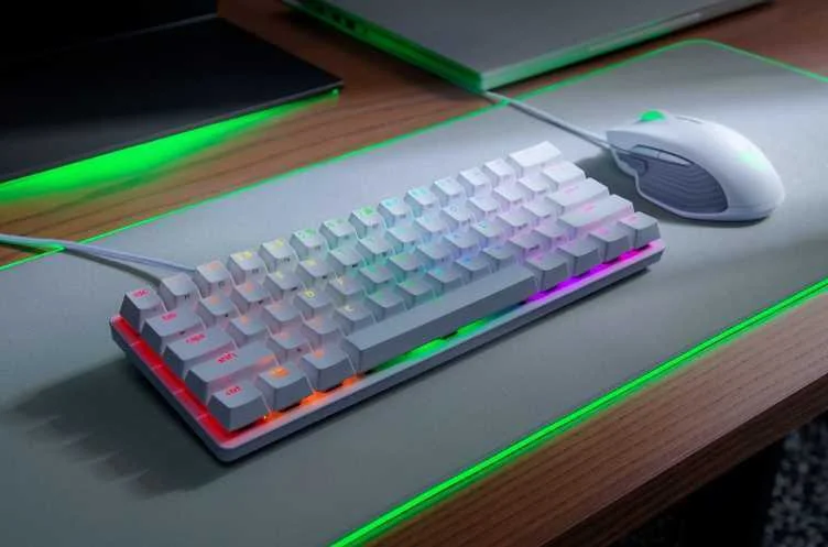 Teclado Huntsman Mini 60% RGB Clicky Optical Switch Purple Us Mercury - Razer