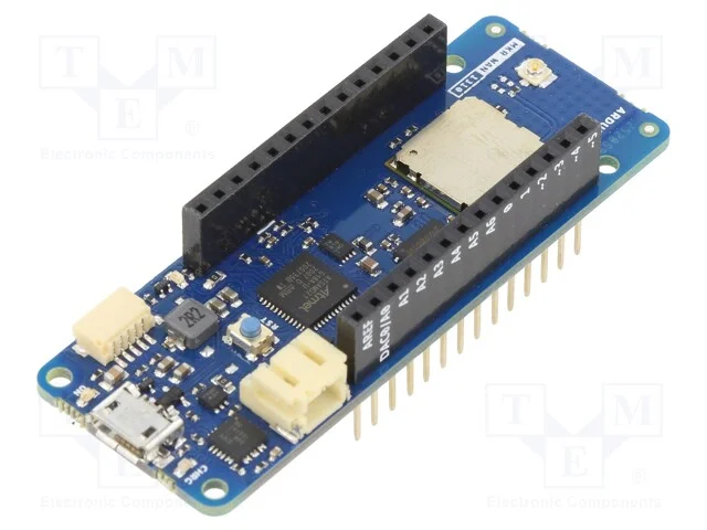Arduino Pro, LoRa, tomada de cavilhas,USB B micro.