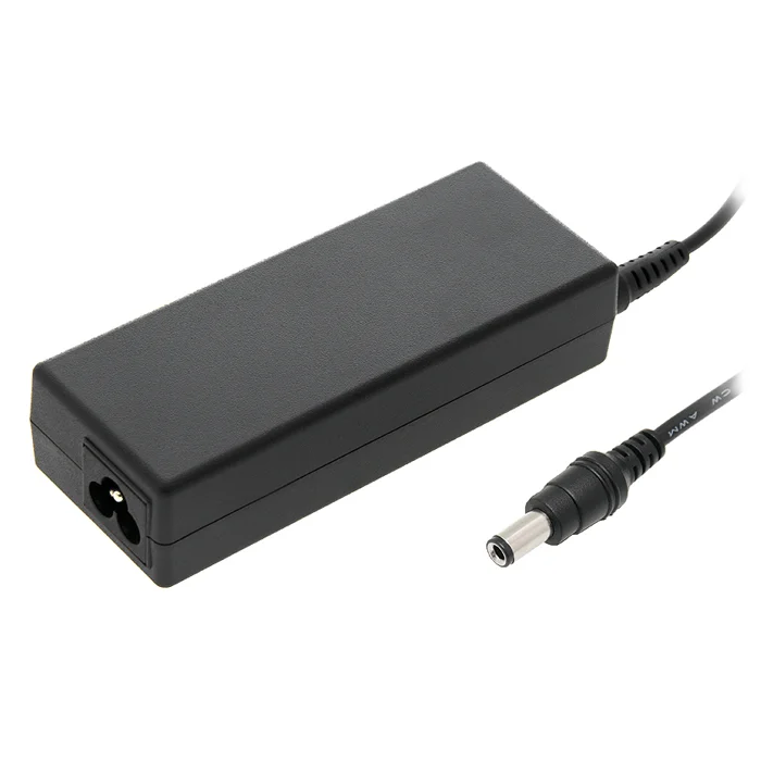 Fonte de Alimenta&ccedil;&atilde;o Akyga para Port&aacute;teis Toshiba 19v / 3,