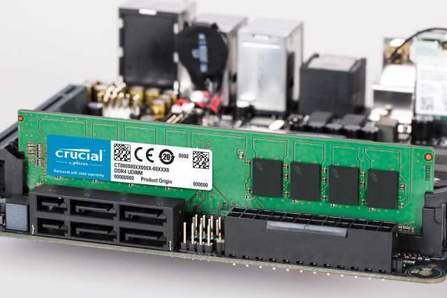 Crucial 16GB Kit DDR4 3200 MT / s 8GBx2 DIMM 288 p